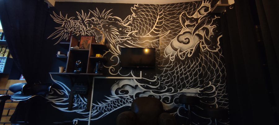 The dragon of the Carpentras tattoo shop