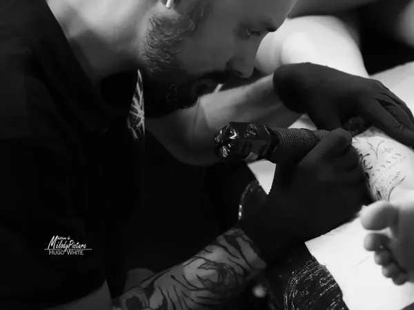Flo tatoue à l'Avignon Tattoo Show
