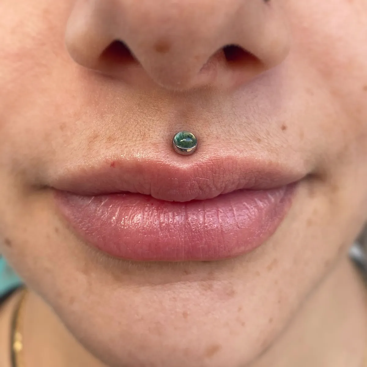 Tout savoir sur le piercing medusa, photo 6 sur 8