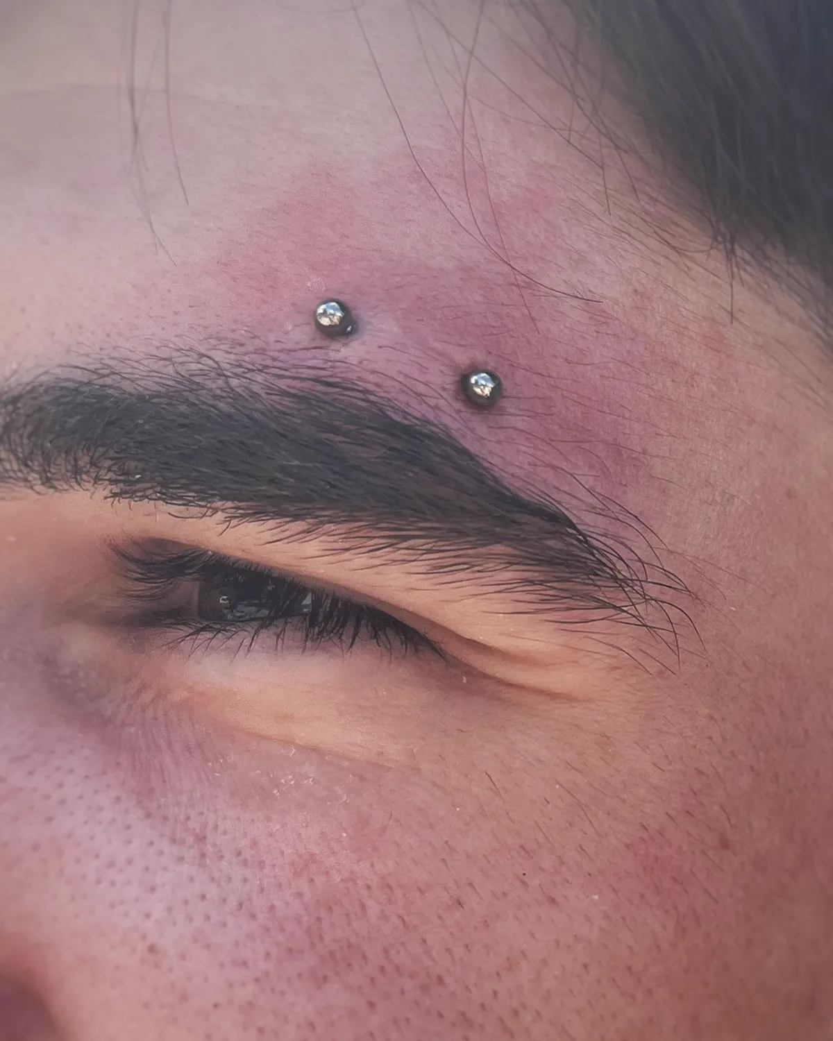 Tout savoir sur le piercing de l’arcade, photo 10 sur 14