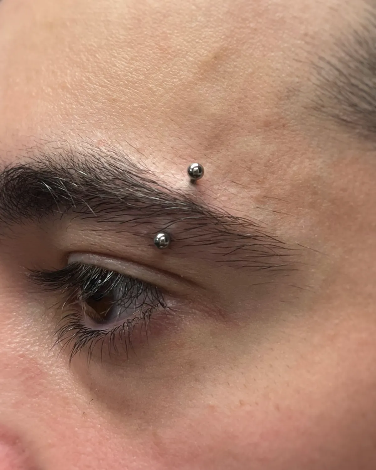Tout savoir sur le piercing de l’arcade, photo 2 sur 14