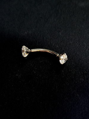 Piercing Lobe supérieur Bijou Serti