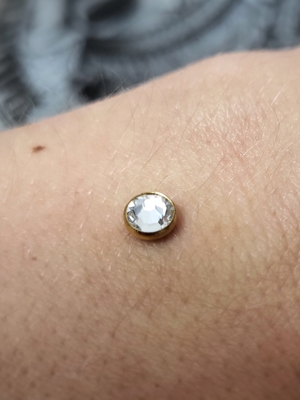 Piercing Micro Dermal Bijou Zircon Doré