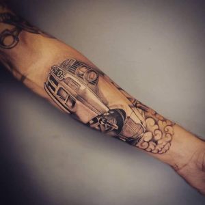 bambi_tattoo-on-move_tattoo_tatouage_tattooart_tattooartist_bmw_voiture_car_artwork_drift_tattoomecanico_shadingtattoo