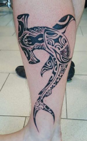 bambi_tattoo_111_tattoo-on-move_requin_marteau_hammerhead_shark_maori