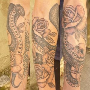 sophia_tattoo-on-move_tatouage_tattoo_serpent_rose