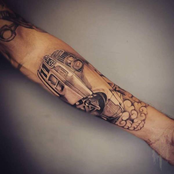 bambi_tattoo-on-move_tattoo_tatouage_tattooart_tattooartist_bmw_voiture_car_artwork_drift_tattoomecanico_shadingtattoo_original