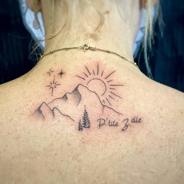 patricia_noirdejais_noir-de-jais_tattoo-on-move_fine-line-tattoo_montage_soleil_lune_nuque_original