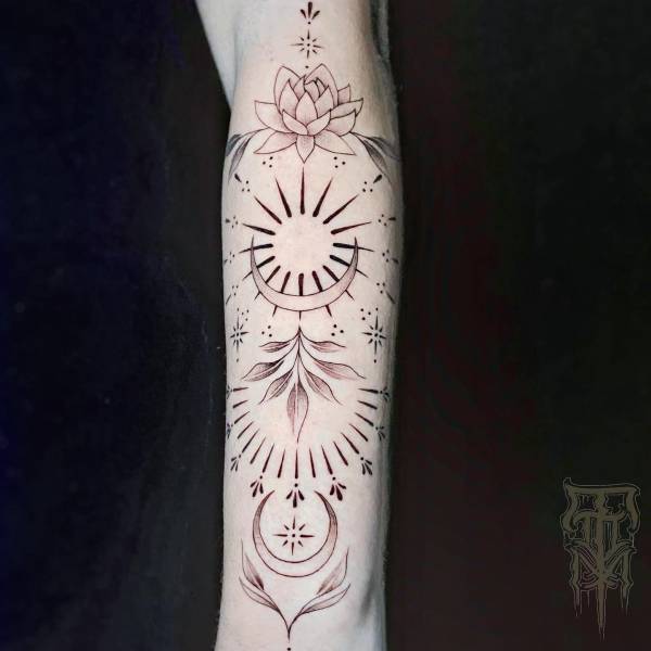 patricia_noirdejais_noir-de-jais_tattoo-on-move_fine-line-tattoo_ornemental_bras_fleur_original