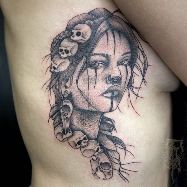 patricia_noirdejais_noir-de-jais_tattoo-on-move_fine-line-tattoo_portrait_pocahontas_cotes_original