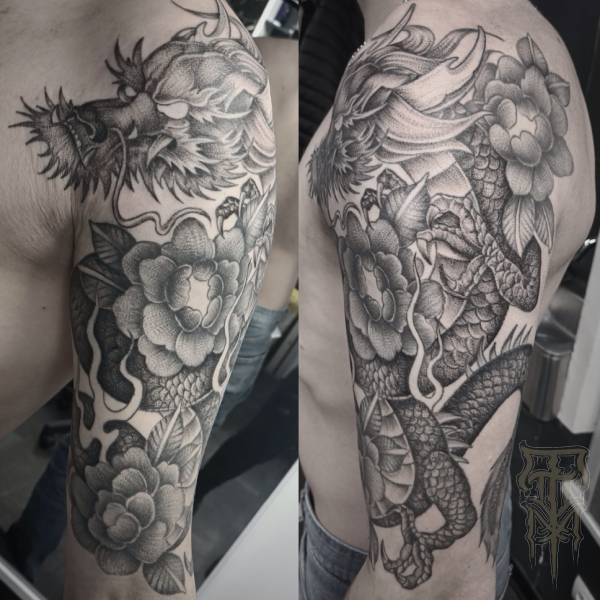 Sophiamay_tattoo-artist_tattoo-on-move_blackandgrey_japanese_dragon_peony_original