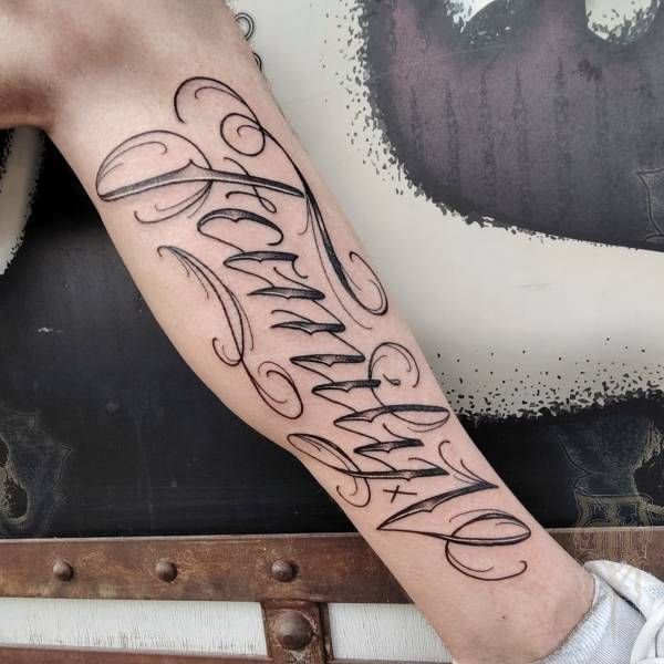 Sophiamay_tattoo-artist_tattoo-on-move_blackandgrey_lettering_family_100224_original