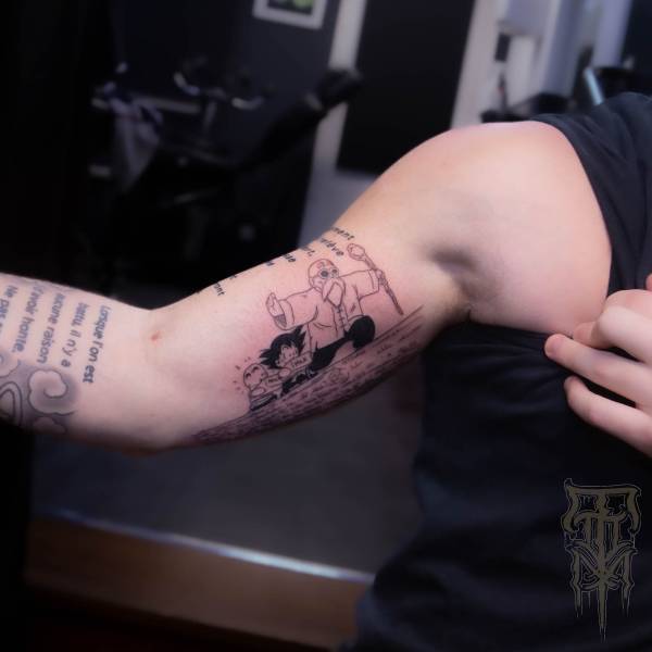 tony_kaboom_tattoo-on-move_anime_black_lines_manga_blackwork_dragonball_sangoku_tortuegeniale_krilin_original