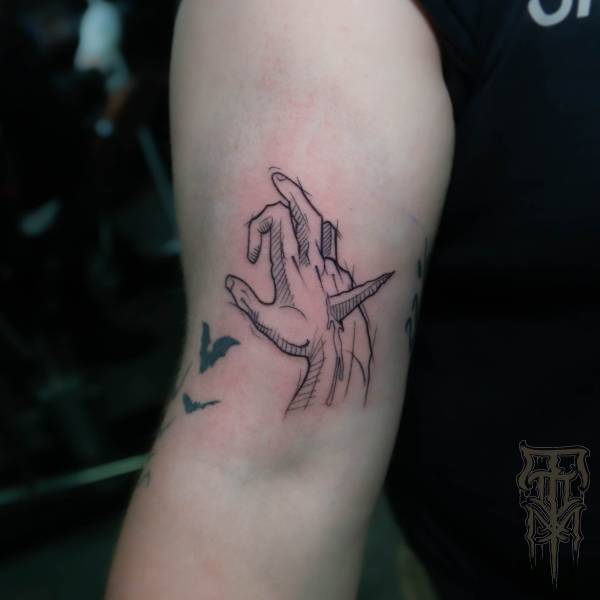 tony_kaboom_tattoo-on-move_blackwork_sketch_hand_main_original