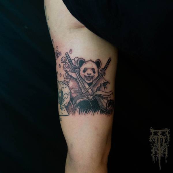tony_kaboom_tattoo-on-move_blackwork_sketch_panda_samurai_original