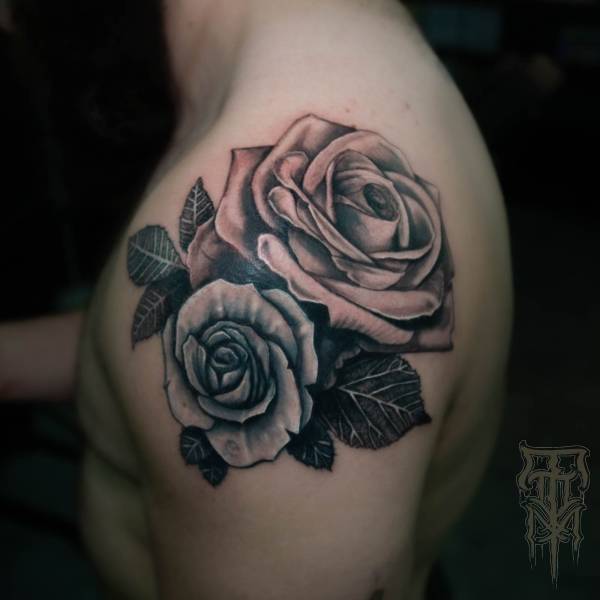 tony_kaboom_tattoo-on-move_realistic_blackandgray_roses_original