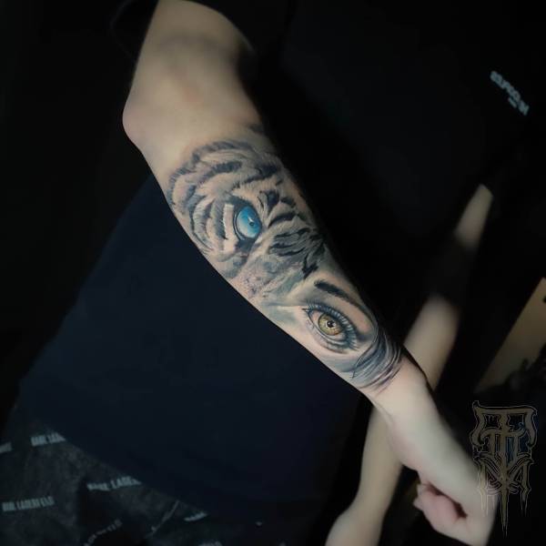 tony_kaboom_tattoo-on-move_realistic_color_tiger_face_woman_cover_original